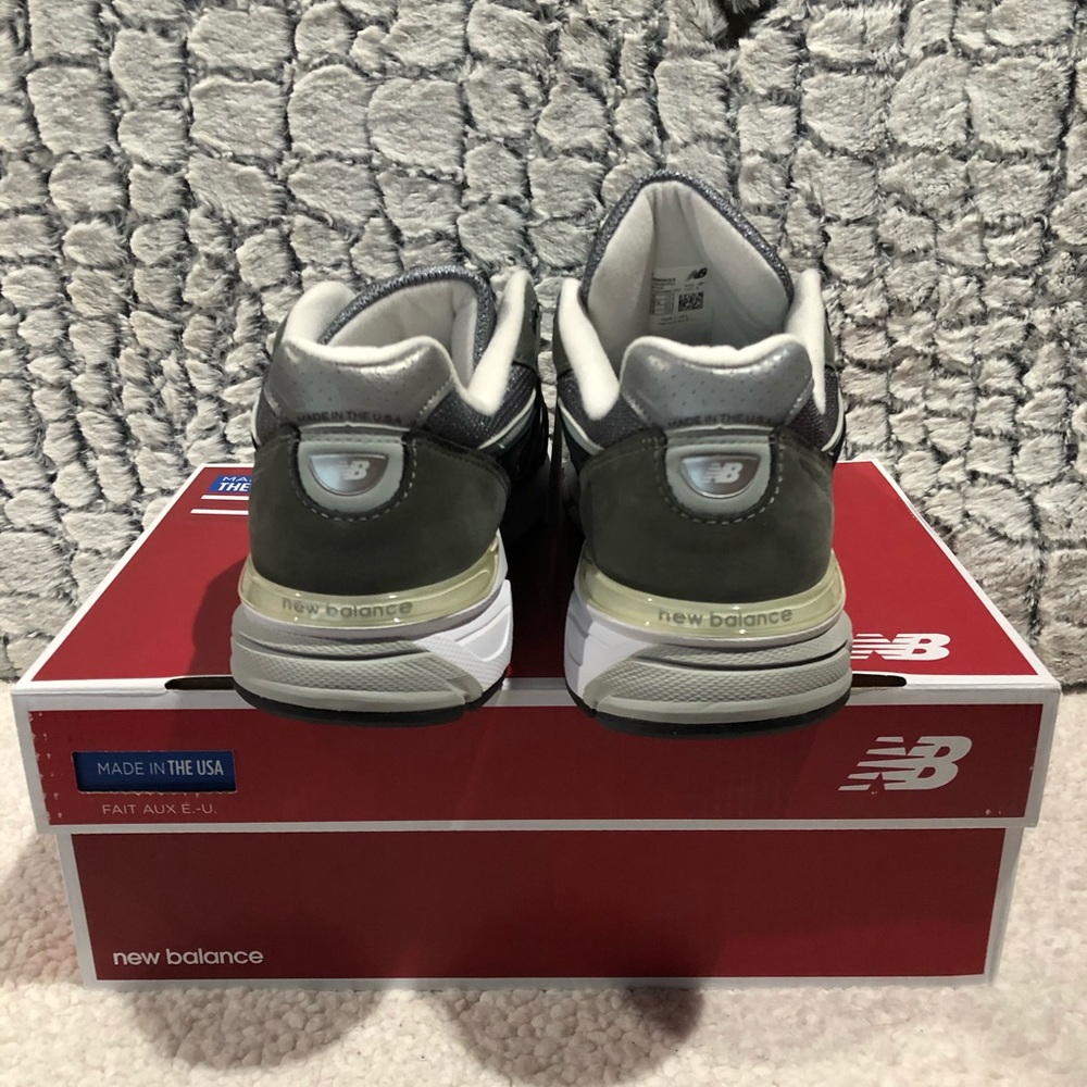 New Balance 990 'Silver Mink' Athletic Shoes - Picture 5 of 5